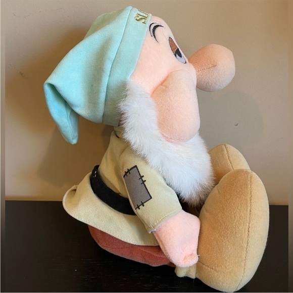 Walt Disney’s Seven Dwarf Sleepy Plush Collectable - Picture 3 of 7